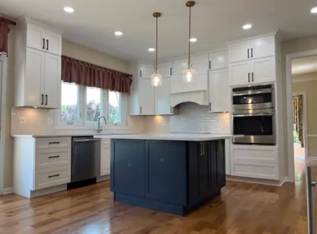 Modern kitchen remodeling in Montgomery County with custom cabinets and granite countertops.